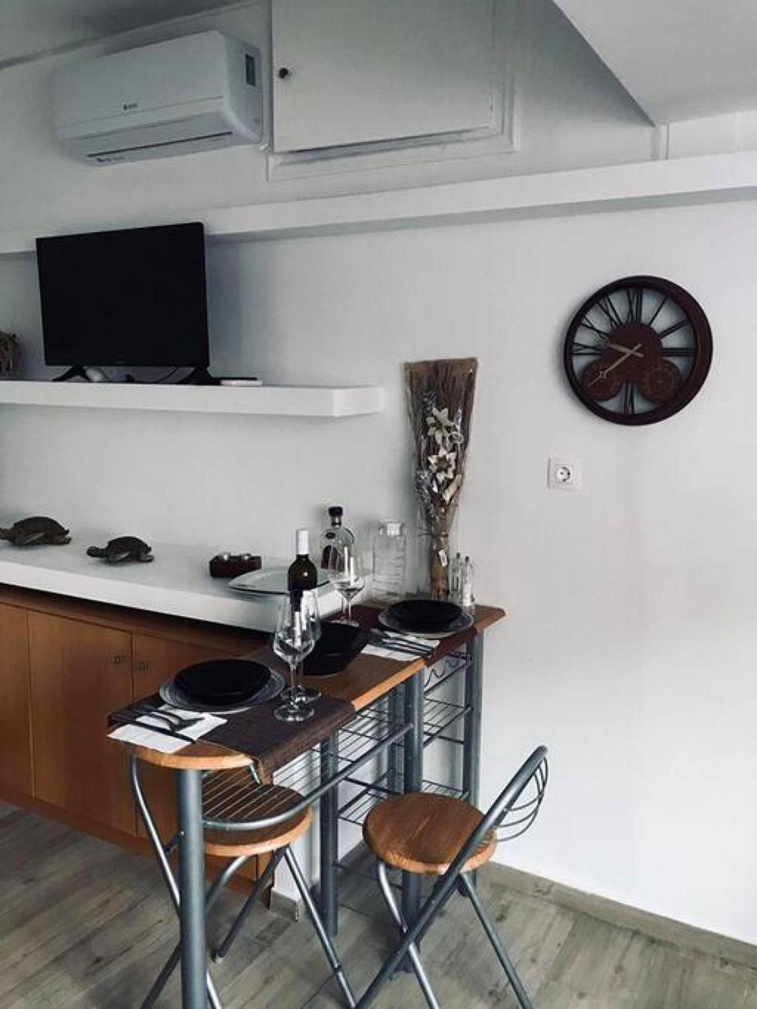 Urban Apartment In Heraklion Center Esterno foto